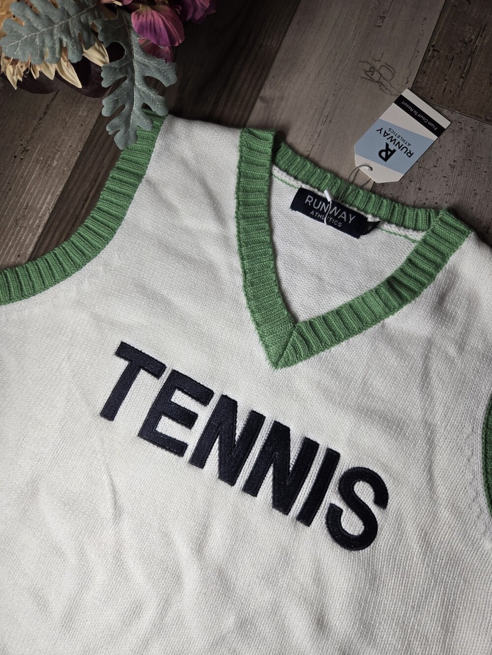 NWT RUNWAY ATHLETICS Knit “TENNIS” V‑Neck Sweater Vest White & Green Size XS - Picture 11 of 15